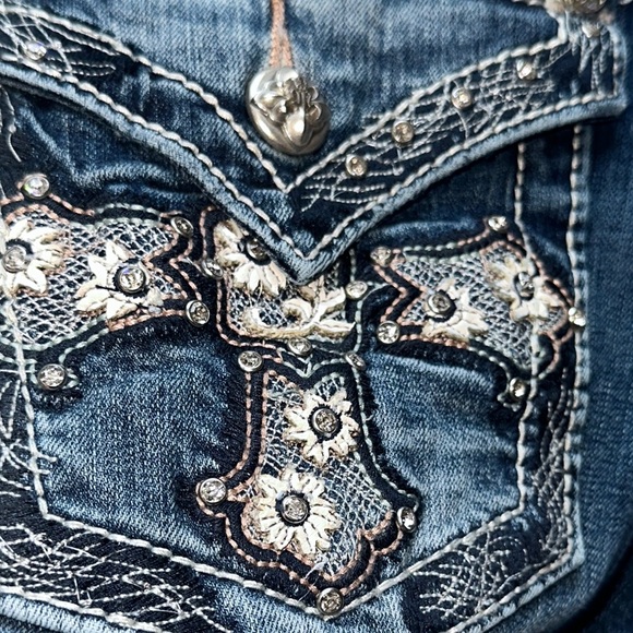Miss me Women's Blue Jeans with Embellished Pockets size 30 - Picture 3 of 6